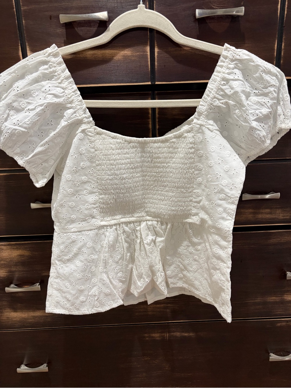 Hollister White Eyelet Puff Sleeve Button-Front Top/ Size Medium - Picture 2 of 5